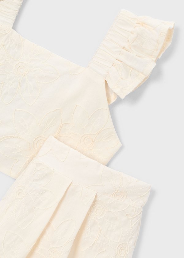 Conjunto de dos piezas de ceremonia con detalles de volantes